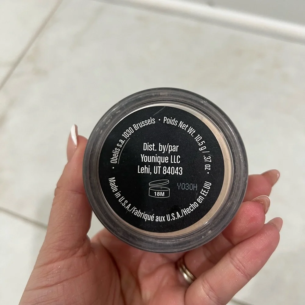 Younique Touch Behold Translucent Setting Powder Y030H